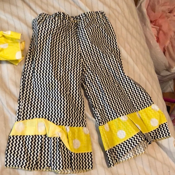 Shirt and pants - Picture 3 of 3